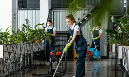 Office-Cleaners-Are-Going-For-Green-Cleaning-1920w-640w